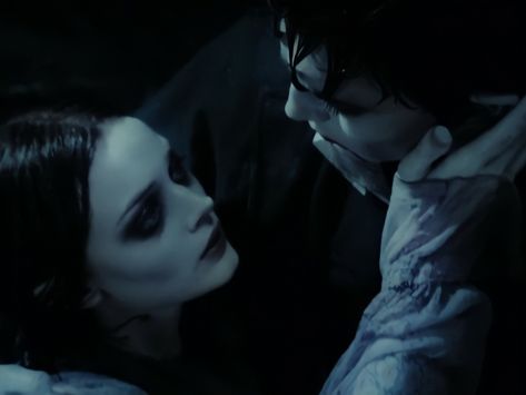 Dark Shadows Barnabas And Victoria, Victoria Winters Dark Shadows, Dark Shadows Victoria Winters, Dark Shadows Movie Poster, Dark Shadows Movie Aesthetic, Tim Burton Dark Shadows, Dark Shadows Johnny Depp, Dark Shadows Poster, Barnabas Collins Johnny Depp