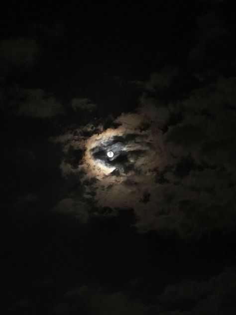 #moon #cloudy #fullmoon #cloud #night Rainy Moon Night, Cloudy Sky With Moon, Full Moon Pics Night, Cloudy Moon Night Skies, Full Moon With Clouds, Cloudy Night Sky, Full Moon Photos, Cloud Night, Cloudy Night