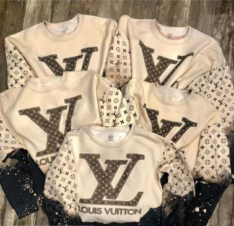 Bleached Shirt Ideas, Louis Vuitton Sweatshirt, Diy Distressed Jeans, Tshirt Printing Business, Bleached Sweatshirt, Circuit Crafts, Bleached Tees, Bleached Shirt, Tshirt Printing