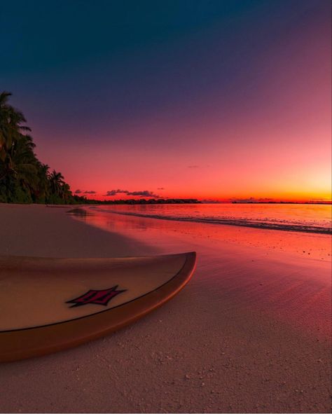 Silver Lake California, Maldives Sunset, Maldives Tour, Ig Pictures, Paradise Travel, Beautiful Countries, California Sunset, Beautiful Skies, Amazing Sunsets