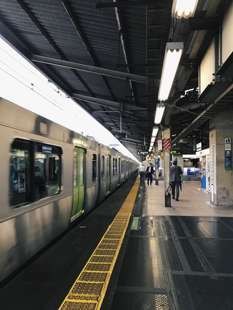 Push Pin Board, Layout Phone, Japan Train, Railway Line, Tokyo Station, Japan Aesthetic, Train Station, Music Stuff, Mobile Wallpaper