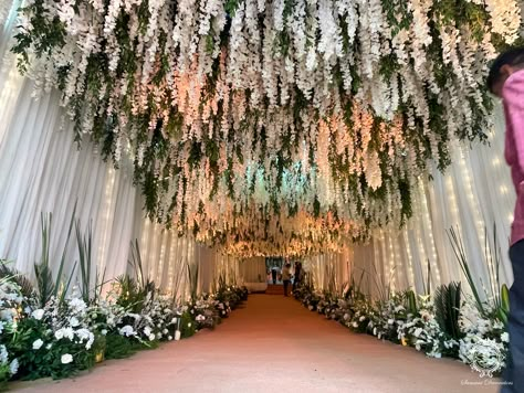 White And Green Wedding Decor Indian, Reception Passage Decor, Reception Pathway Decor, White And Green Wedding Entrance, Low Ceiling Wedding Decor, Sangeet Passage Decor, White Indian Wedding Decor, Wedding Entrance Decor Walkways, Wedding Tunnel Entrance