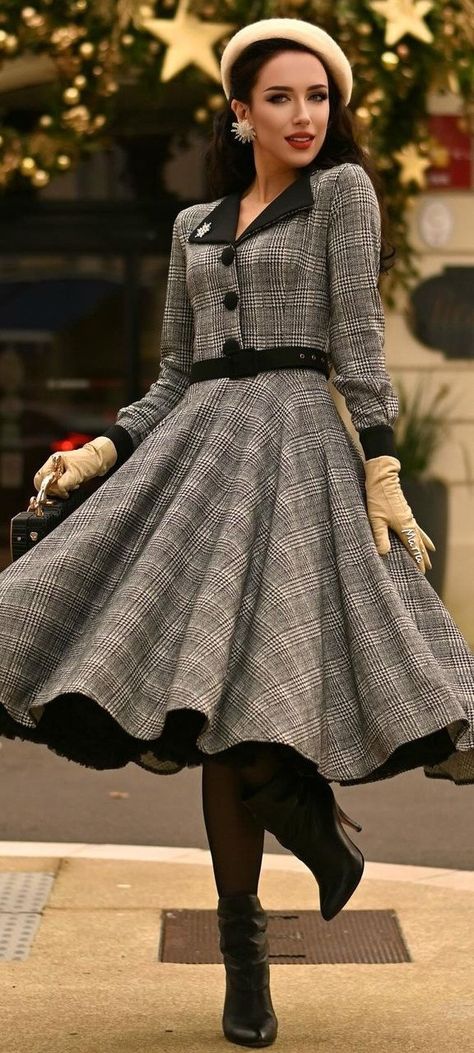 1950s Working Class Fashion, 1940 Outfits Women, 1950s Fall Fashion, Vintage Holiday Outfit, 1940 Fashion Women 40s Style, 1950s Fashion Women Outfits, 50s Winter Fashion, Vintage 40s Aesthetic, Actors Outfits