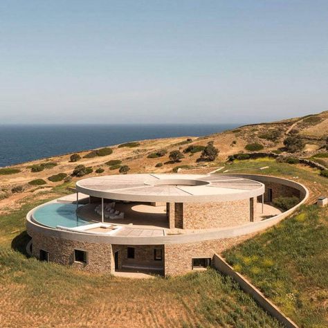 This $7.5 million Luxury Villa Is Built Into the Side of a Greek Mountain – Suckstobebroke Greek Mountains, Island Landscape, Island Villa, Underground Homes, Infinity Edge Pool, Mediterranean Landscaping, Unusual Homes, Exposed Concrete, Round House