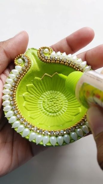 Diwali Diya Decoration, Kundan Rangoli, Diwali Candles, Diya Decoration, Independence Day Decor, Diy Diwali Decorations, Diwali Diya, Diwali Diy, Indian Snack Recipes