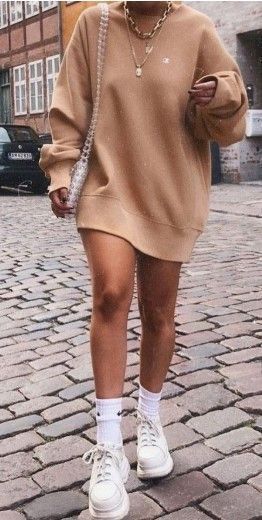 Cooler Style, Hoodie Ideas, Fall Outfits For Women, Oversized Hoodies, 20s Fashion, Hoodie Outfit, Style Winter, Winter Mode, Warm Outfits