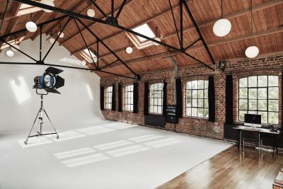 Matilda Film, Photographers Studio, Loft Studio, Film Studio, Arched Windows, Photographic Studio, Green Rooms, Brickwork, Studio Space