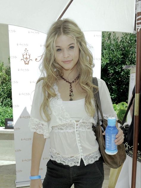 Sasha Pieterse, Pretty Little Liars, Lana Del Rey, Tumblr, Instagram