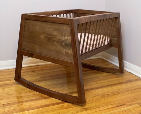 Rocking Walnut Bassinet - Album on Imgur Wood Bassinet, Baby Cradle Plans, Cradle Woodworking Plans, Crib Woodworking Plans, Woodworking Plans Storage, Rocking Bassinet, Sofa Santai, Wood Crafting Tools, Woodworking Furniture Plans