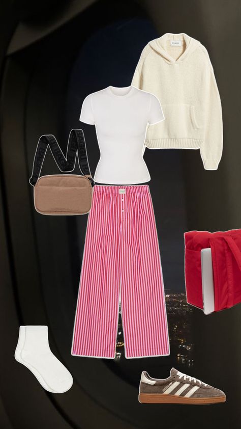 Boxer pants, pajamas, pajama pants, plane outfit, airport outfit, red outfit, travel outfit, casual outfit, women’s fashion, women’s clothes, skims shirt, Boxer Pants Outfit, Casual Outfit Women, Plane Outfit, Airport Fit, Outfit Airport, Boxer Pants, Airport Fits, Outfit Travel, Outfit Red