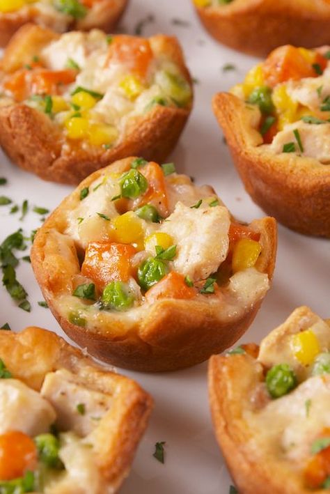 Chicken Pot Pie Cups, Pot Pie Cups, Feta Bites, Crescent Roll Appetizers, Pie Cups, Super Easy Appetizers, Homemade Chicken Pot Pie, Easy Chicken Pot Pie, Crescent Roll Recipes