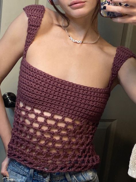 crochet, handmade top, made by me <3 Make Crop Top, Crochet Tank Top Outfit, Crop Top Tutorial, Latest Fashion Trend, Crochet Tank Tops, Crop Top Pattern, Crochet Crop Top Pattern, Crochet Clothing And Accessories, Crochet Summer Tops