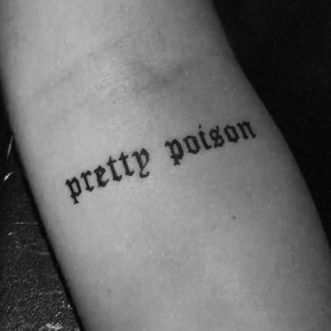 Poison Tattoo, Pretty Poison, Pug Tattoo, Hippie Tattoo, Peacock Feather Tattoo, Surreal Tattoo, Wing Tattoo Designs, Minimalist Tattoos, Cute Tattoos For Women