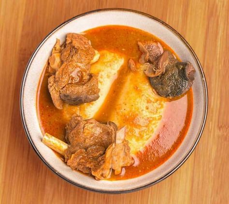 Fufu with light soup and goat meat Light Soup, Cow Meat, Ghana Food, Ghanaian Food, Light Soups, West African Food, Africa Food, African Cooking, Goat Meat