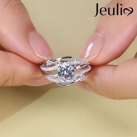 Big Diamond Engagement Rings, خواتم خطوبة, Couple Ring Design, Fancy Diamond Ring, Best Ring, Engagement Rings Unique, Diamond Pendants Designs, Cheap Engagement Rings, Cute Engagement Rings