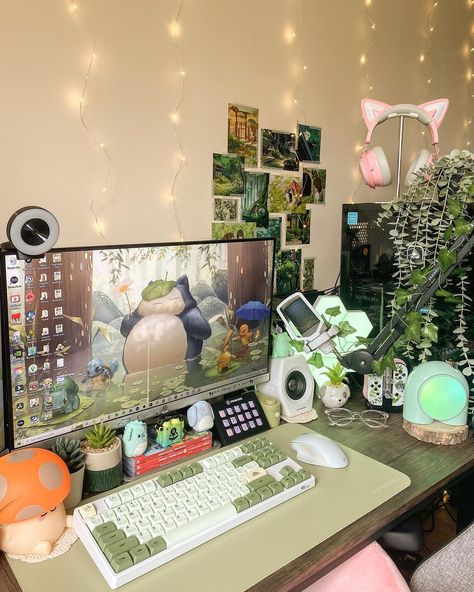 White Computer Desk Setup, Light Green Gaming Setup, Purple And Green Desk Setup, Gamer Setup Aesthetic Green, Pink And Green Pc Setup, Sage Green Gaming Setup Aesthetic, Gaming Set Up Aesthetic Green, Pc Gaming Setup Green, Sage Green Gaming Setup