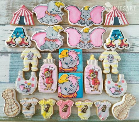 Dumbo Baby Shower Theme, Circus Baby Shower Theme, Dumbo Birthday, Dumbo Birthday Party, Baby Bottle Cookies, Baby Dumbo, Boy Baby Shower Centerpieces, Girl Shower Themes, Surprise Birthday Gifts