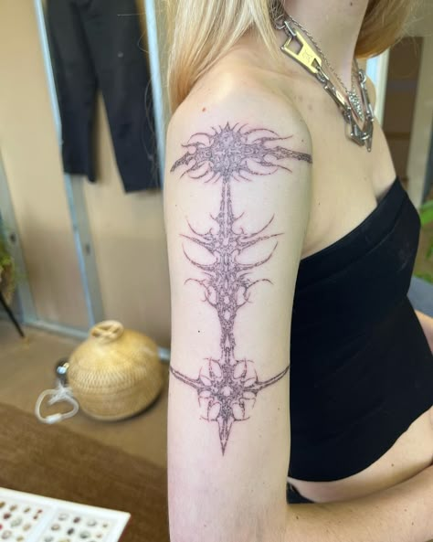 Elven Tattoo Ideas, Elfish Tattoo, Elven Script Tattoo, Elven Face Tattoo, Lord Of The Rings Spine Tattoo, Elven Tattoo, Pnw Tattoo, Portland Tattoo, Arm Tats