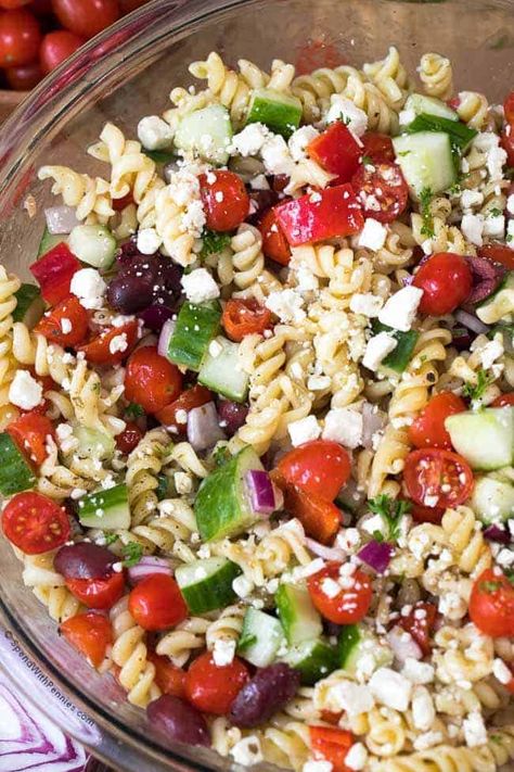 Easy Greek Pasta Salad Dill Pickle Pasta Salad, Greek Pasta Salad Recipe, Feta Pasta Salad, Greek Pasta Salad, Coconut Muffins, Greek Salad Pasta, Greek Pasta, Spend With Pennies, Salad Pasta