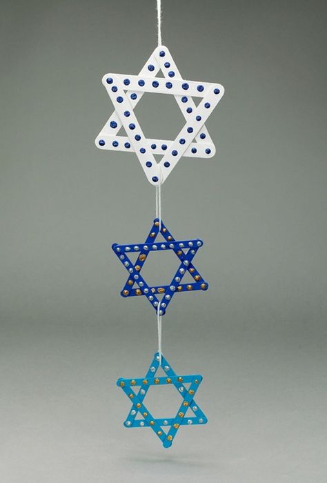 Jewish_  Crafts_ and _Activities__02    @Becky Hui Chan Hui Chan Pogue  How about this? Hannukah Crafts, Hannukah Decorations, Hanukkah Activites, Jewish Crafts, Hanukkah Crafts, Jewish Celebrations, Chanukah Party, Asparagus Recipes, Chanukah Decor