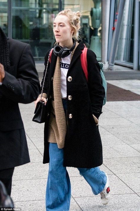 Saoirse Ronan, Gucci Sneakers, Lady Bird, Celebrity Street Style, The Low, Dakota Johnson, Best Actress, Fashion Books, Looks Style