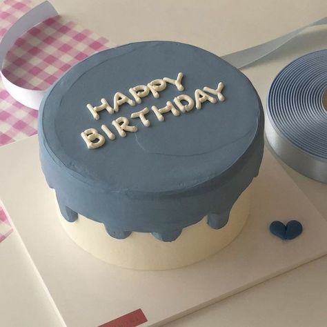 Birthday Cake For Papa, Ocean Birthday Cakes, Vintage Birthday Cakes, Mini Cakes Birthday, Birthday Cakes For Men, Creative Birthday Cakes, Simple Birthday Cake, Pretty Birthday Cakes, Cute Birthday Cakes