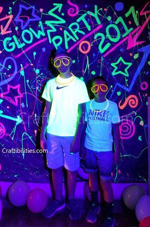 80's, backdrop, birthday, black light, cool idea, DIY, glow in the dark, halloween, HOW TO, ideas, kids can help, neon paint, party, photo booth, sweet 16, theme, tutorial, uv reactive, Glow Photo Booth, Glow In The Dark Photo Booth, Neon Party Photo Booth, Highlighter Party, 80s Backdrop, Diy Black Light, Paint Backdrop, Backdrop Easy, Glow Dance