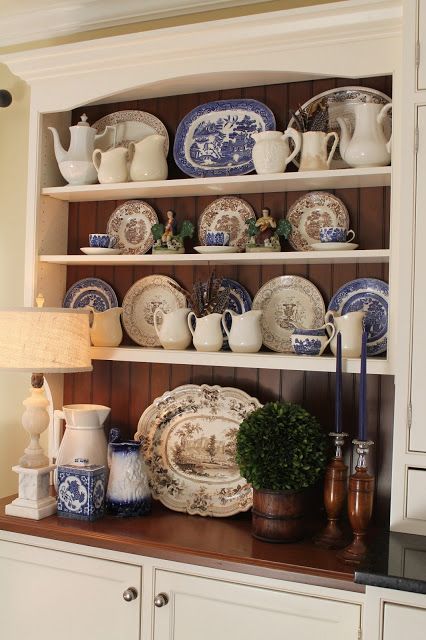 The Polohouse: Blues in the Kitchen Blue And White Farmhouse Decor, Hutch Styling Ideas, China Cabinet Decor, China Hutch Decor, Blue And White Dishes, Hutch Styling, French Vintage Decor, Hutch Decor, China Hutch