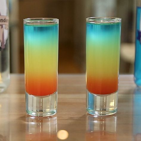 Rum Shooters, Tipsy Bartender Recipes, Layered Shots, Shots Alcohol Recipes, Drink Image, Alcohol Shots, Rainbow Shots, Bartender Recipes, Rainbow Cocktail