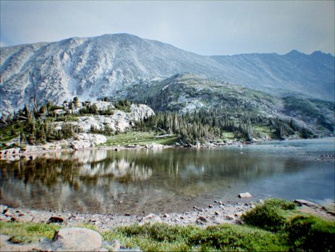 lake isabelle in the indian peaks wilderness in colorado. film aesthetic photo of mountains, trees, water Echo Lake Colorado, Echo Lake, Film Aesthetic, Pretty Places, Aesthetic Photo, Mount Rainier, Colorado, National Parks, Trees