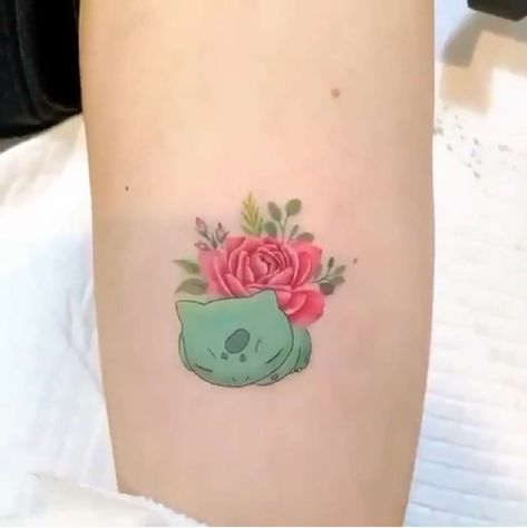 Character Couple Tattoos, Cute Pokemon Tattoo, Bulbasaur Tattoo, Best Tattoo Ideas For Men, Pokemon Tattoos, Pokemon World, Pikachu Tattoo, Nerdy Tattoos, Tattoo Cute