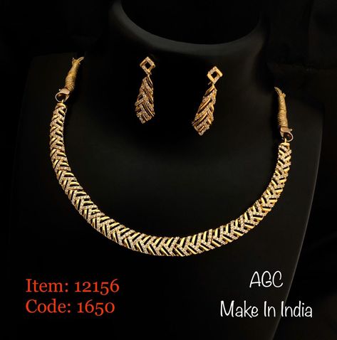 Gold Set Design, Indian Gold Jewellery Design, Jewelry Necklace Simple, Forever Necklace, Bridal Necklace Designs, Modern Gold Jewelry, Pretty Jewelry Necklaces, Bridal Jewellery Design, Fancy Jewellery Designs