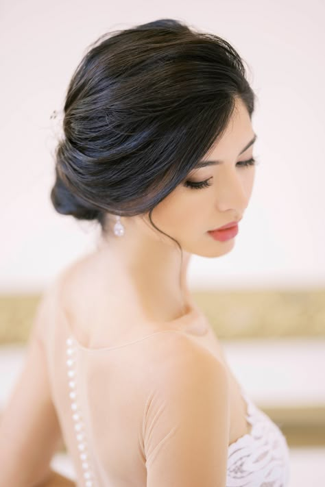 Low Bun Wedding Hair Asian, Asian Bun Hairstyles, Asian Hair Updo, Asian Wedding Hair, Engagement Photo Hair, Hanbok Hair, Soft Bridal Makeup, Sanggul Modern, Photo Hair