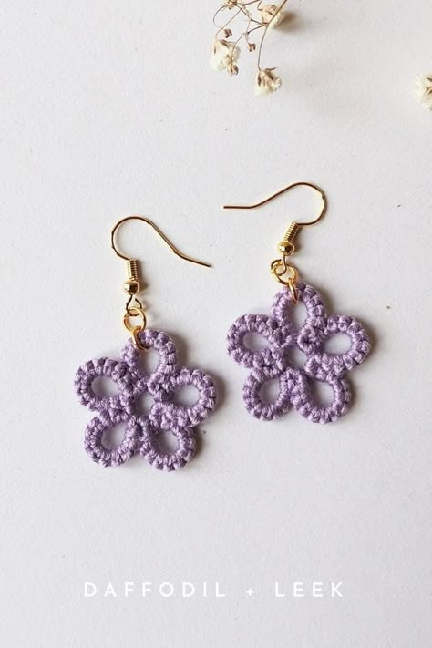 Diy Crochet Jewelry, Elegant Crochet, Micro Crochet, Crochet Jewelry Patterns, Crochet Earrings Pattern, Earrings Pattern, Mode Crochet, Crochet Skirts, Crochet Jewellery