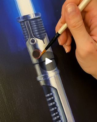 Painting a lightsaber for my boyfriend for Christmas | It looks like a photo 🤯 👏 👏 | By UNILAD Starwars Lightsaber, Diy Lightsaber, Obi One, Blue Lightsaber, Bruce Lee Art, Obi Wan Kenobi, Artist Drawing, Obi Wan, Lightsaber