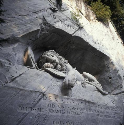 Swiss Mercenaries, Lion Of Lucerne, Lion Monument, Famous Monuments, Switzerland Travel, Lucerne, Zermatt, Natural Rock, Ancient Architecture