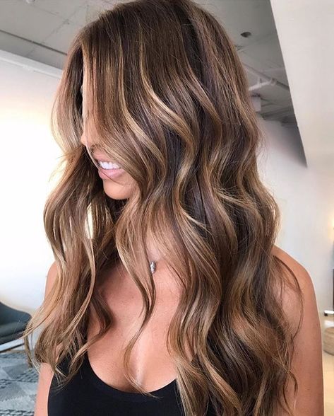 Highlights Brown Hair Balayage, Light Brunette Hair, Rambut Brunette, Brown Hair Inspo, Brunette Hair With Highlights, Brown Hair With Blonde Highlights, Brunette Balayage Hair, Brown Hair Balayage, Highlights Brown Hair