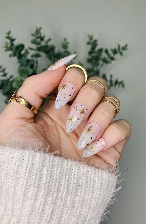 Pointy Nails, Super Cute Nails, Moon Nails, New Nail Art, Star Nails, Acrylic Nails Coffin, Holographic Nails, Bridal Nails, Coffin Nails Designs