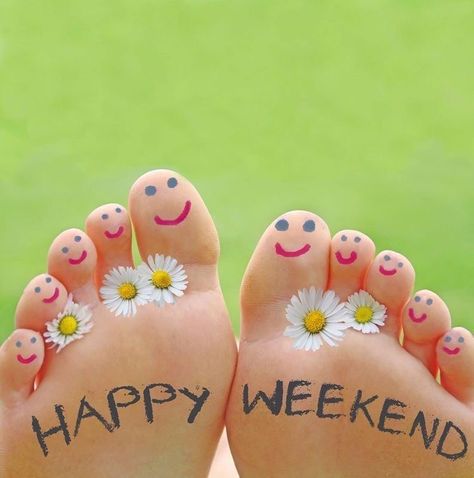 Weekend Images, Happy Weekend Quotes, Weekend Quotes, Memorial Weekend, Hello Weekend, What Day Is It, Bon Weekend, Good Morning Good Night, Reflexology