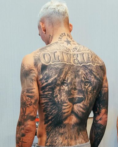 Back Tattoos for Men Charles Oliveira Tattoo, Lion Tattoo Back, Upper Back Tattoo Men, Unique Back Tattoos, Back Tattoos For Men, Back Tattoos For Guys Upper, Charles Oliveira, Upper Back Tattoos, Full Back Tattoos