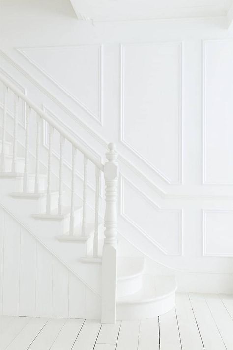 Stairwell Molding, White Staircase, White Stairs, Building Stairs, Painted Stairs, White Shiplap, Staircase Railings, Wood Stairs, Expensive Houses