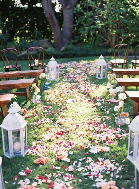 28 Amazing Garden Wedding Ideas http://www.womangettingmarried.com/28-amazing-garden-wedding-ideas/ Outdoor Ceremony Aisle, Wedding Aisle Outdoor, Summer Garden Wedding, Spring Outdoor, Wedding Aisle Decorations, Have Inspiration, Aisle Decor, Salou, Wedding Aisle