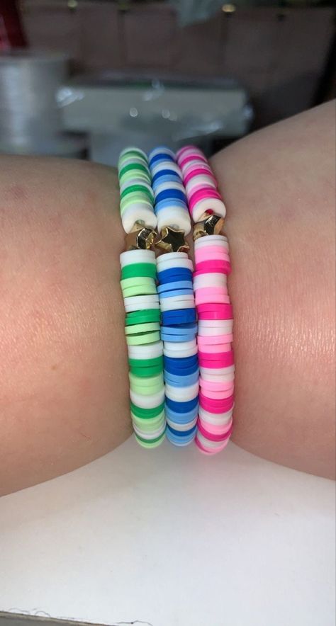 Matching Bracelets For Best Friends Clay Beads, Valentine Gifts For Classroom, Valentine Gifts For Coworkers, Trio Friendship Bracelets, Matching Clay Bead Bracelets, Valentine Gifts For Teachers, Bracelet Inspi, Husband Valentine Gifts, Friendship Bead Bracelets