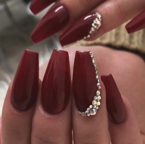 Red Nail For Wedding, Red Nails Ideas Homecoming, Prom Nail Ideas Burgundy, Red And Gold Nails With Rhinestones, Wine Red Nails With Rhinestones, Dark Red Nails For Prom, Prom Nails Burgundy Dress, Maroon Nails Wedding, Bordo Red Nails