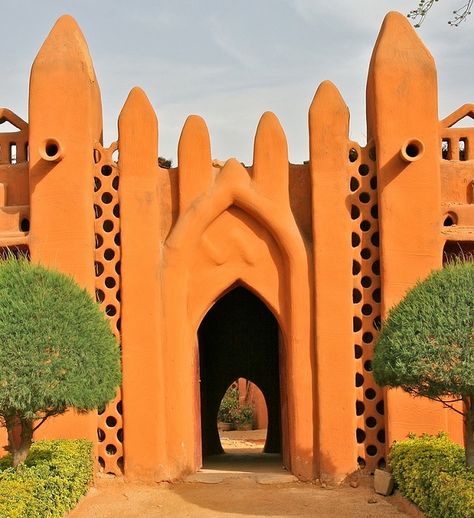 Les maisons du peuple Bambara Mud Brick, Architecture Cool, Mali Africa, Architecture Antique, African Architecture, African House, Mud House, Afrikaanse Kunst, Vernacular Architecture