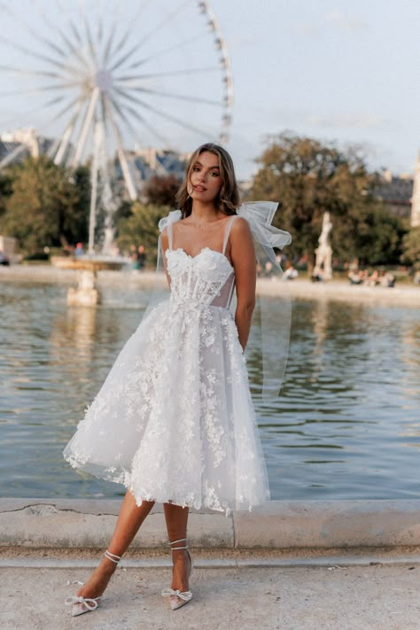 Bridal Mini, Love In London, Midi Wedding Dress, Tea Length Dress, Civil Wedding Dresses, Wedding Reception Dress, Dream Wedding Ideas Dresses, Romantic Bride, Engagement Dresses