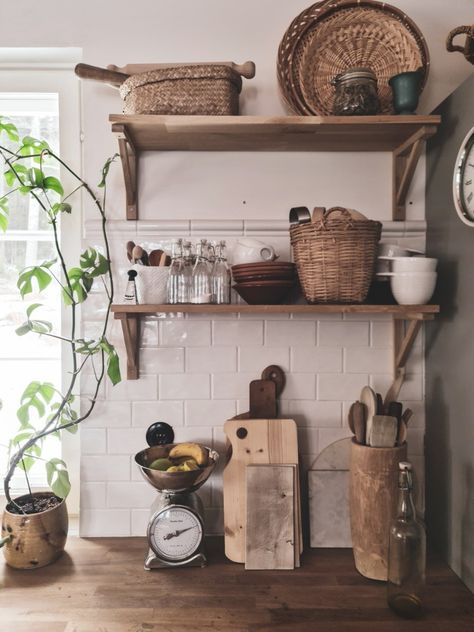 Zara Home Kitchen, Cottage Kitchen Shelves, Cottage Kitchen Inspiration, Cottage Layout, House Beautiful Kitchens, Wood Shelves Kitchen, Australian Decor, Kitchen Wall Shelves, Cottage Room