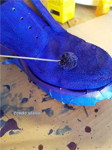 how to dye suede shoes Dye Suede Shoes Diy, How To Paint Boots Diy, How To Dye Shoes Diy, Painting Leather Shoes, Diy Boots, Painted Boots, Suede Paint, Dye Shoes, Boots Diy