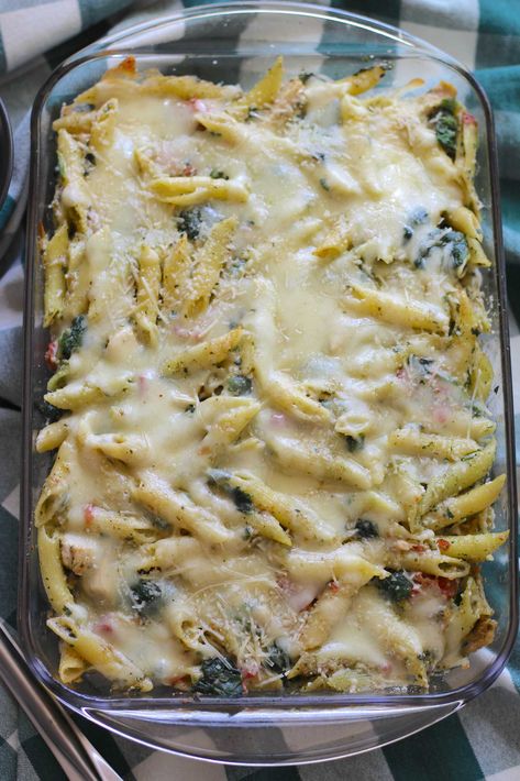 Pesto Pasta Bake Recipes, Pesto Pasta Bake, Noodle Pasta, Pasta Bake Easy, Chicken Spinach Pasta, Bday Dinner, 12 Tomatoes Recipes, Sunday Dinner Recipes, Italian Favorites