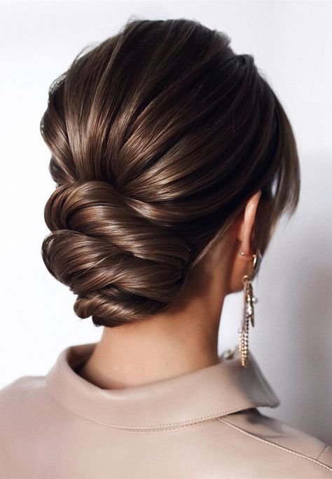 Gala Hairstyles, Sanggul Modern, Wedding Hairstyles And Makeup, Classic Updo, Romantic Wedding Hair, Bridal Hair Jewelry, Wedding Hair Inspiration, Low Bun, Penteado Cabelo Curto